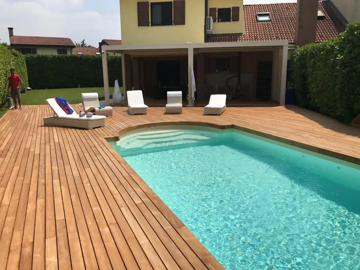 pavimenti-esterni-per-terrazzi-giardini-e-bordo-piscina-a-monza