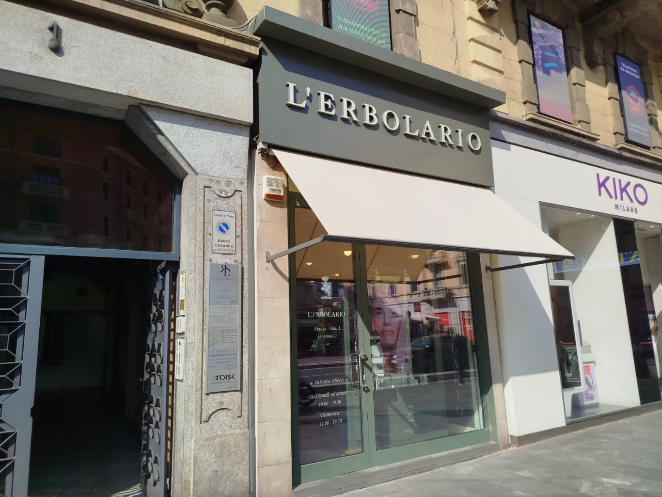 installazione-tende-da-sole-erbolario-1