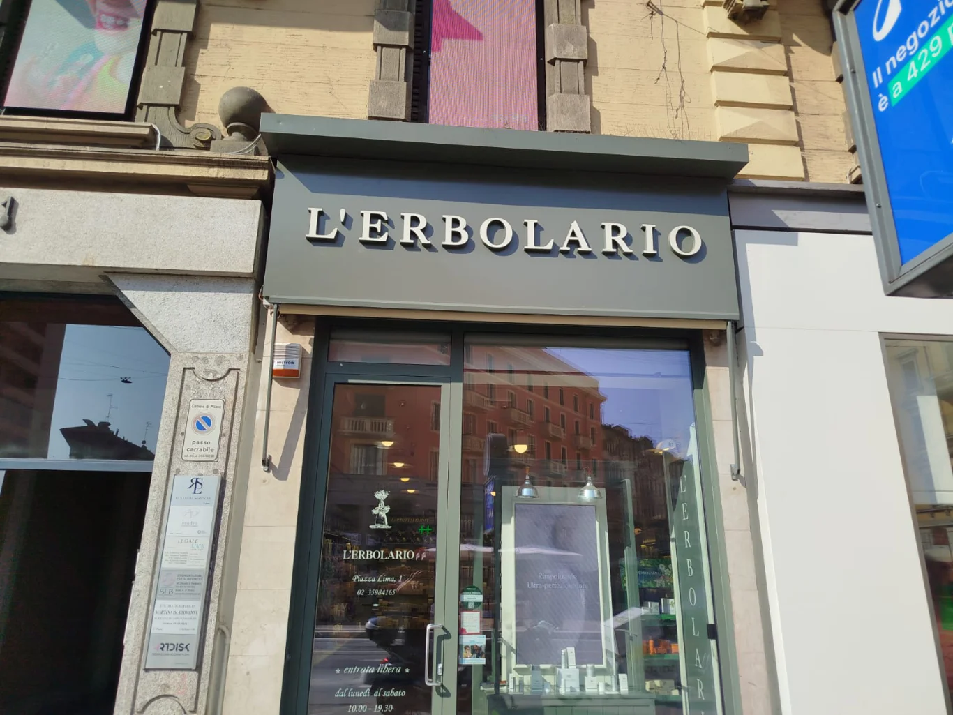 installazione-tende-da-sole-erbolario-4