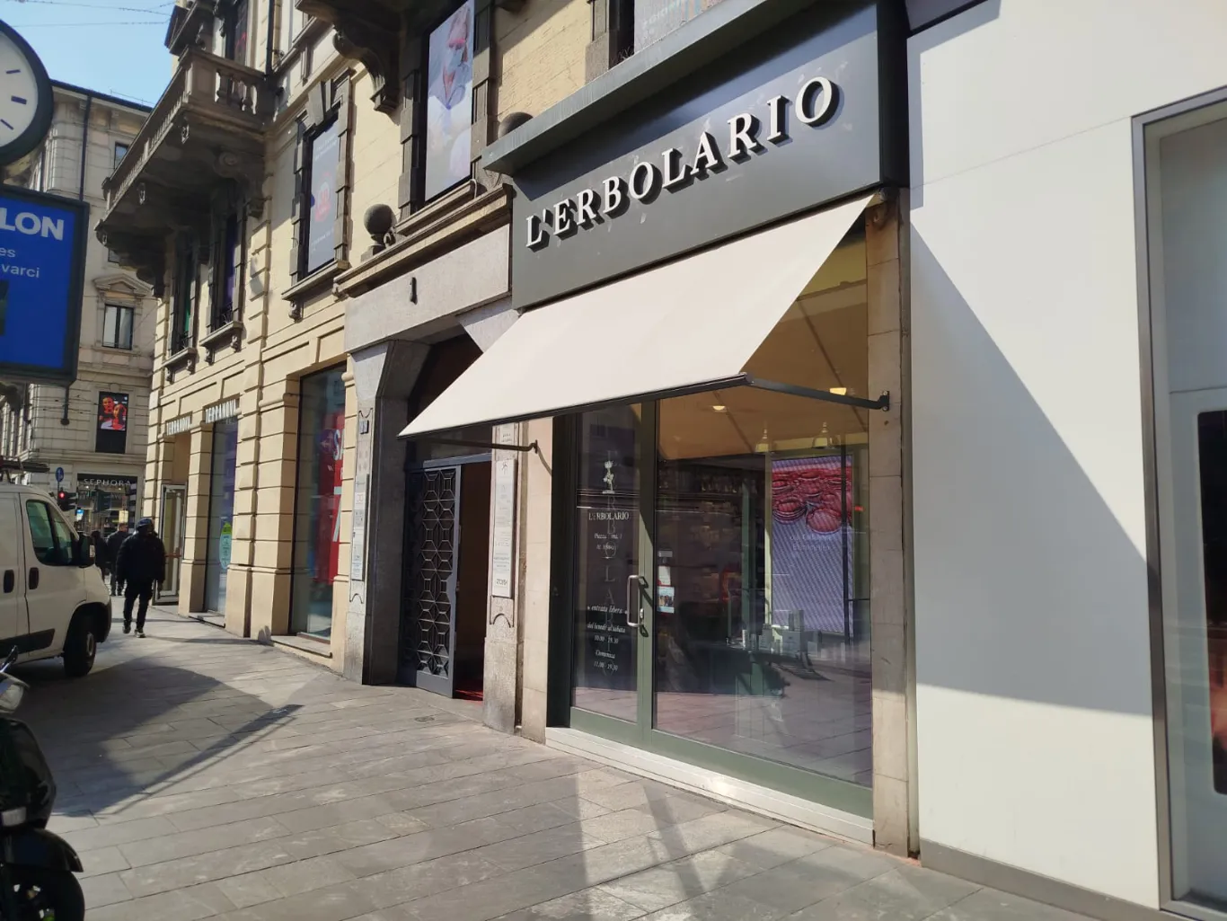 installazione-tende-da-sole-erbolario-5