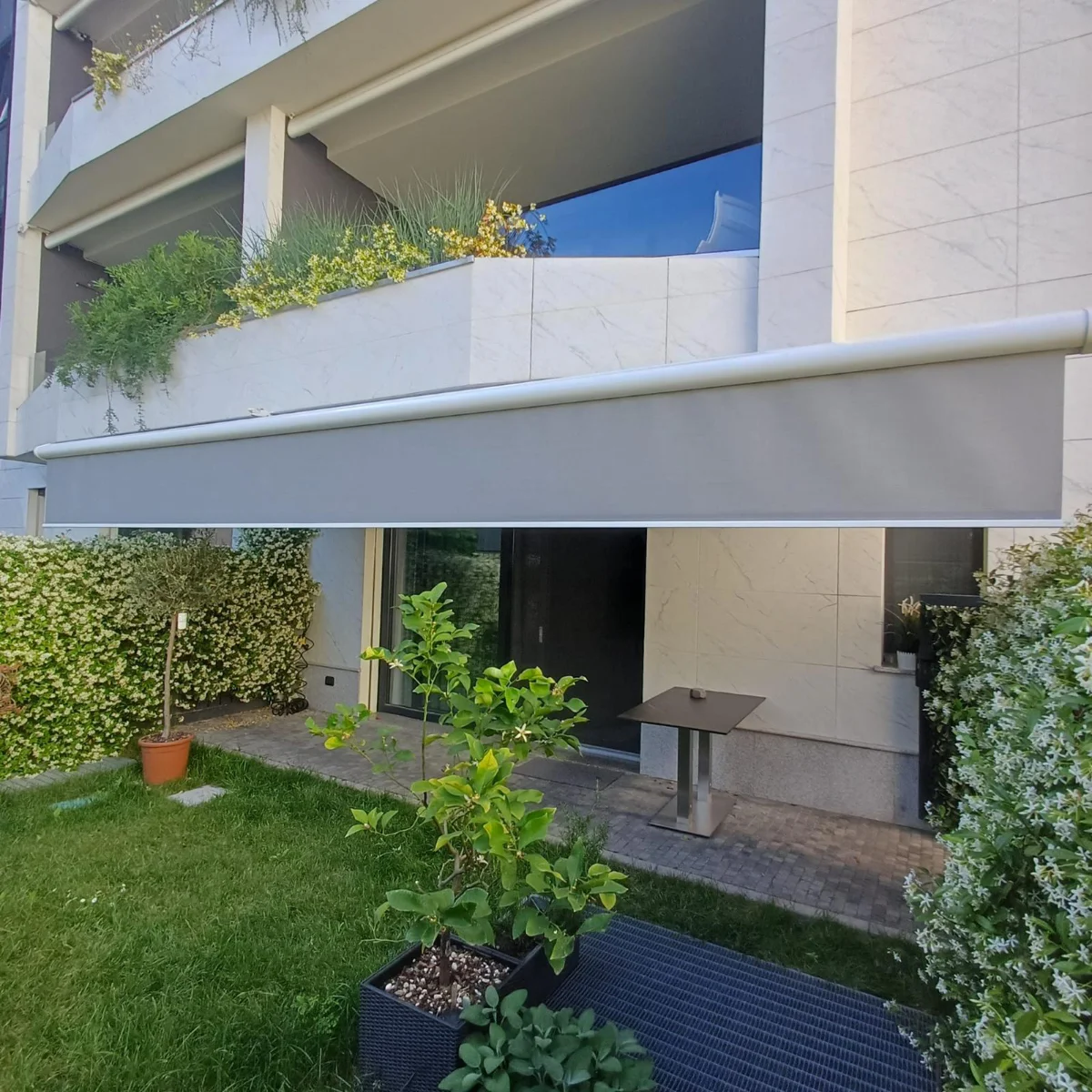 installazione-tende-da-sole-markilux-casa-privata-1
